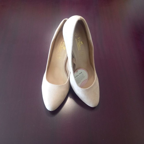 VoI & Noi Suede Nude Pumps size 38, new, 9 cm heel