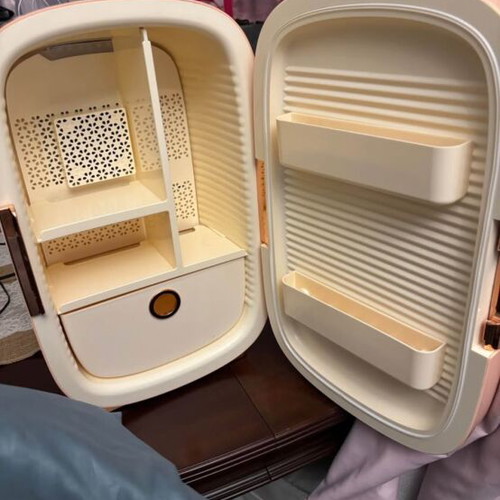 Mini Kendall Retro Flamingueo Cosmetic Fridge like new