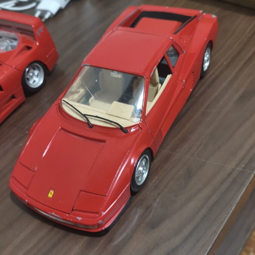Ferrari Testarossa 1:18 collectible model car