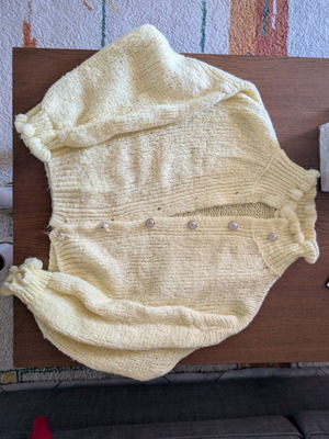 Knitted yellow cardigan like new, one size