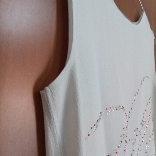 Set of 4 white summer tops like new, sizes M-L