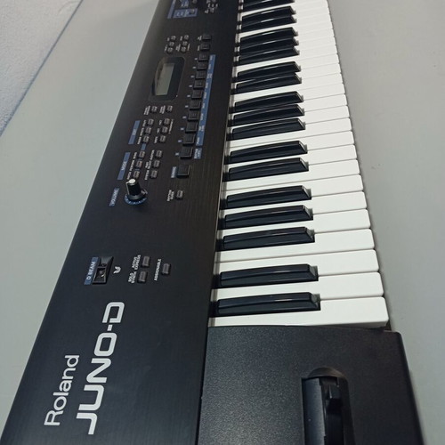 Roland JUNO-D Synthesizer like new