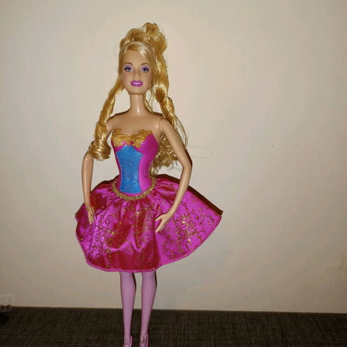 Barbie Twinkle Toes 2008 collectible ballerina in like new condition