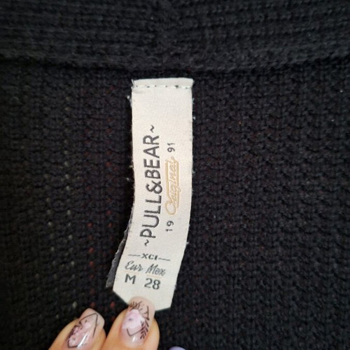 Pull & Bear black cardigan like new with 2 pockets size L