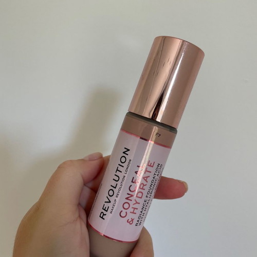 Revolution foundation makeup base like new, shade f7
