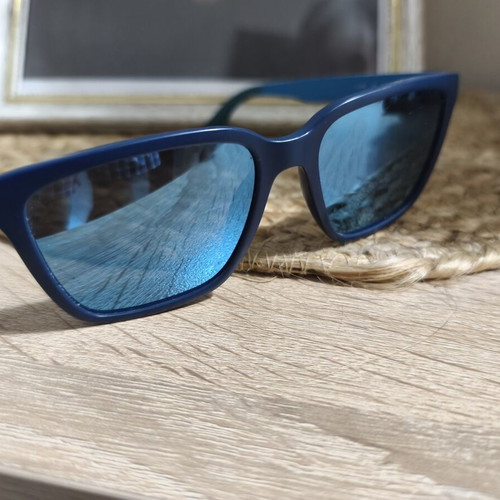 Lacoste sunglasses blue frame with blue mirror lens wayfarer style size 54 like new