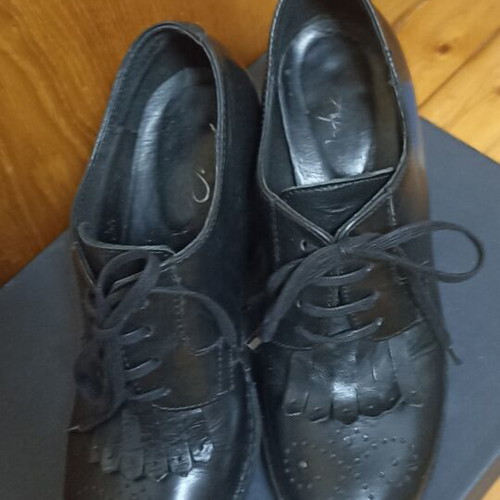 Black leather Oxford brogues with thick heel, size 38
