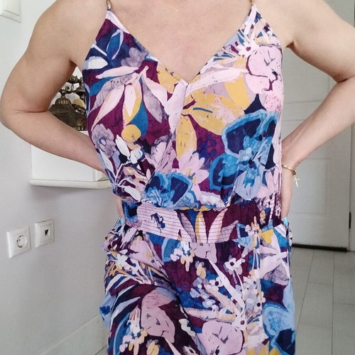 Vintage Women's Secret dress size M like new, multicolor