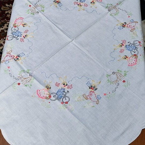 Easter tablecloths like new, set of two, 85x85 white cotton