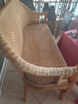 Καναπές κήπου από φυσικό ρατταν μεταχειρισμένος με πόδια και μπράτσα οξιάς