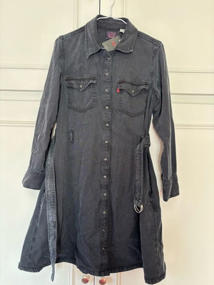 Levi’s classic denim dress small, new, black gray