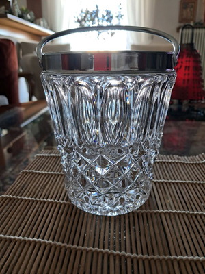 Κρυστάλλινο παγοδοχείο vintage μεταχειρισμένο με ανοξείδωτο χείλος και χερούλι