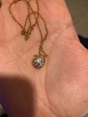 Heart necklace with small stones like new, not gold