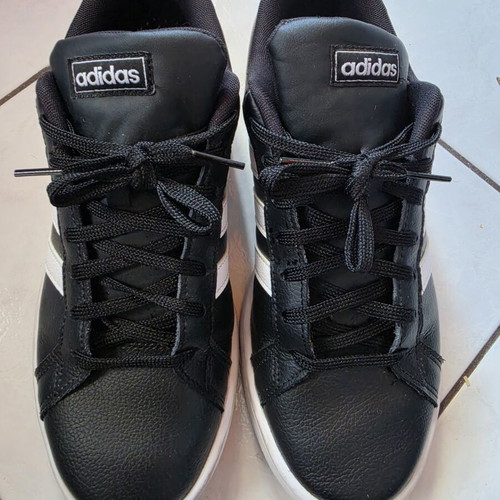 Adidas Grand Court sneakers size 42 like new, core black and cloud white