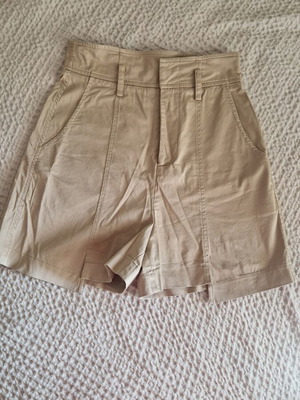 Bsb shorts like new, size S-M, beige