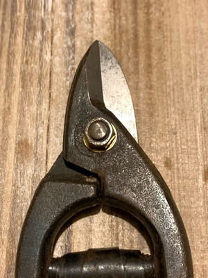 Scissors for tin cans used