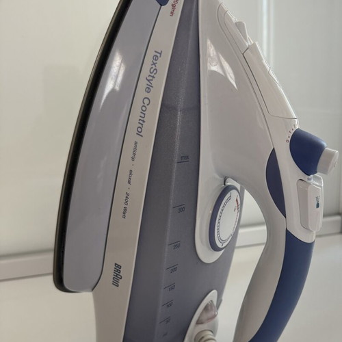 Braun TexStyle Control steam iron 2400 W used without original box