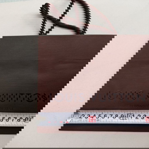 ΧΑΡΤΟΣΑΚΟΥΛΕΣ ΣΥΣΚΕΥΑΣΙΕΣ LOUIS VUITTON 1