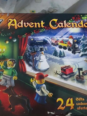 Lego City 2824 Advent Calendar in good condition