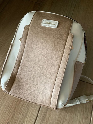 Doca backpack like new, white and beige