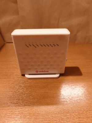 Router Vodafone ZTE ZXHN H108N like new with box