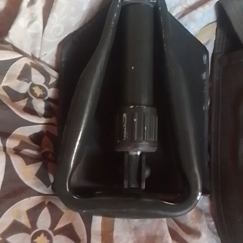Military folding shovel like new, E-tool tri-fold design