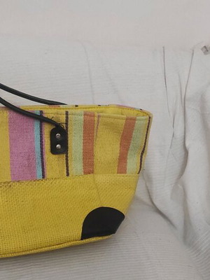 Straw shoulder bag like new, yellow