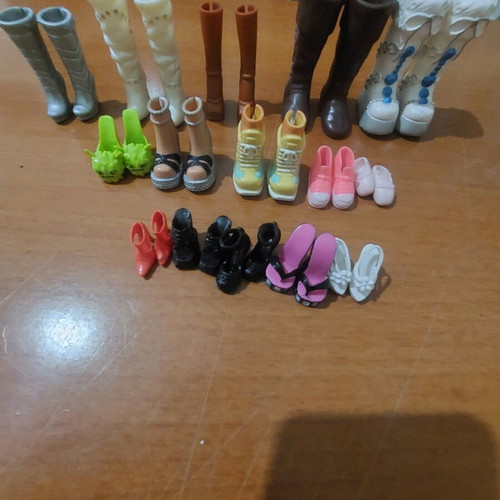 Barbie shoes set of 15 pairs like new