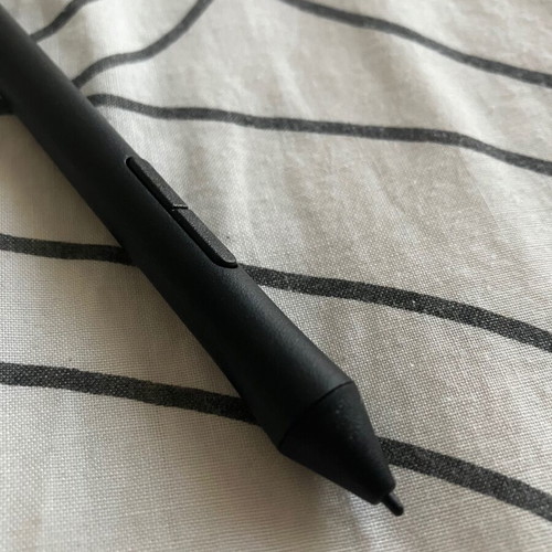 One by Wacom Medium Creative Pen Tablet CTL-672-S