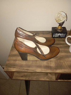 Leather ballet shoes size 39 brown like new