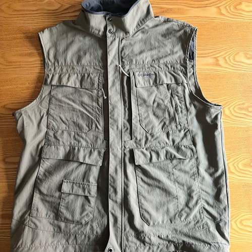 Columbia sleeveless jacket khaki XXL like new