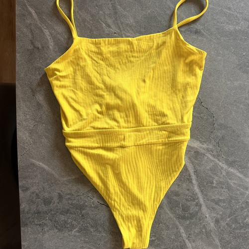 Nadia Rapti swimsuit size medium new, yellow