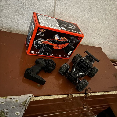 Remote control car like new