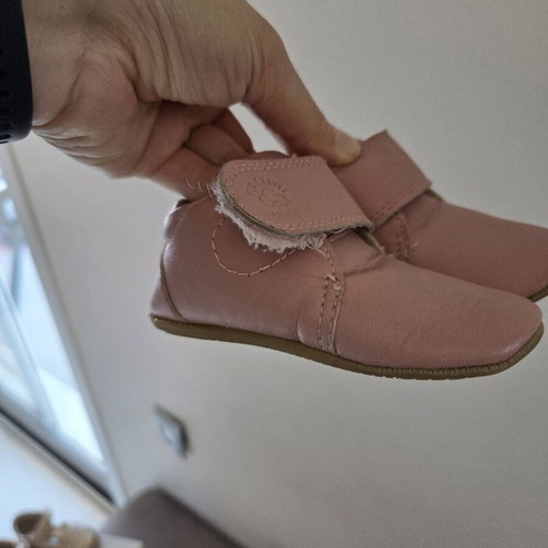 Anatomical leather baby shoes for first steps No 19 like new