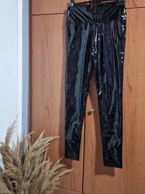 Vinyl women's leggings new size M with lining