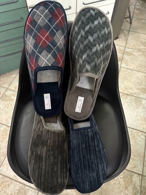 Ανδρικές παντόφλες Lazar & Luca καινούργιες, βελούδινες και μάλλινες