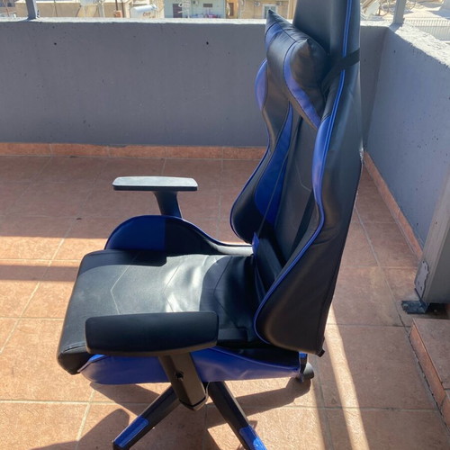 Gaming chair black/blue adjustable like new