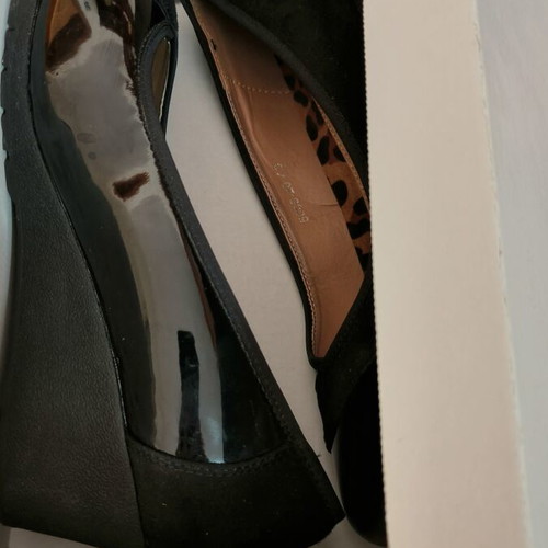 Plato women's platform shoes new, black patent with castor