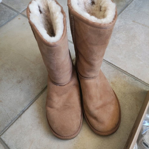 Ugg boots Classic Tall II with gaiters like new, size 38