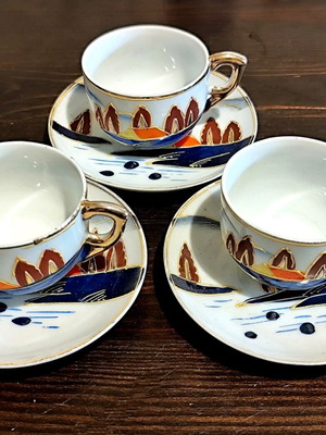 Handmade collectible porcelain cups set of 3 like new, made in occupied Japan