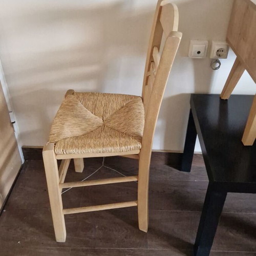 Tavern Chairs set of 4 like new, unpainted