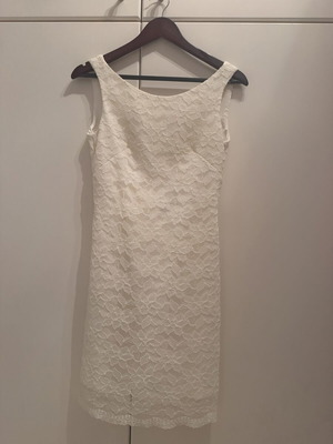 Manolo lace dress with open back like new, beige, size M