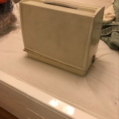 Singer sewing machine used, for repair or spare parts