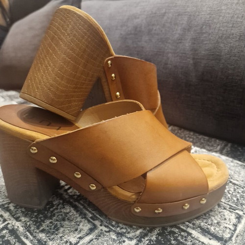 Unisa leather sandals size 37 new, brown