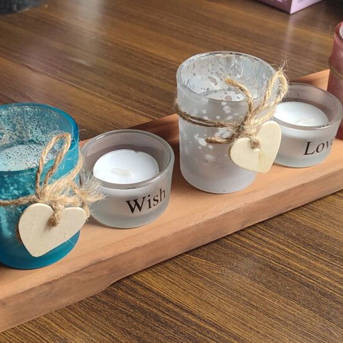 Decorative set with 5 tealights on wooden base like new