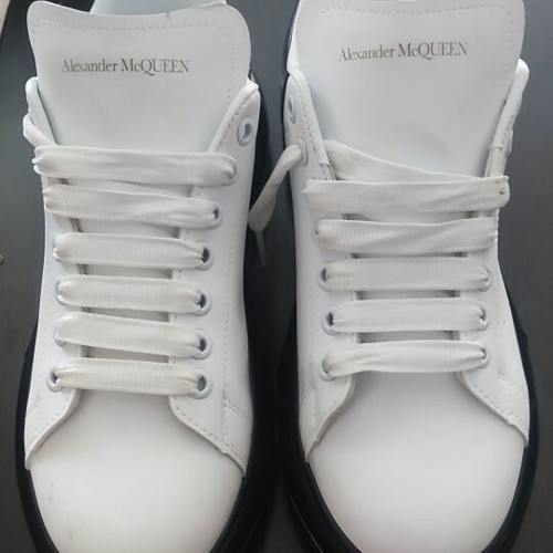 Alexander McQueen sneakers like new, size 44, black and white