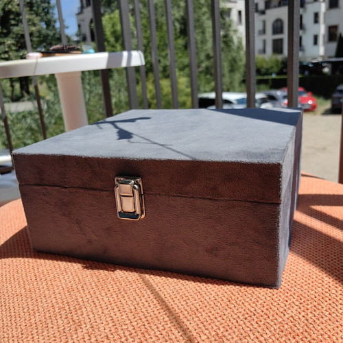 Wooden box like new, gift or jewelry storage, size 24x24x10 cm