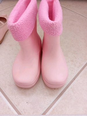 Pink boots used size 27 with inner sock