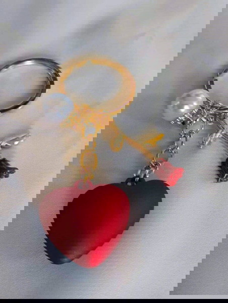 Μπρελόκ με κόκκινη καρδιά τριανταφυλλάκι και περλιτσα