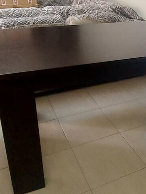Extendable dining table, wenge finish, artificial oak